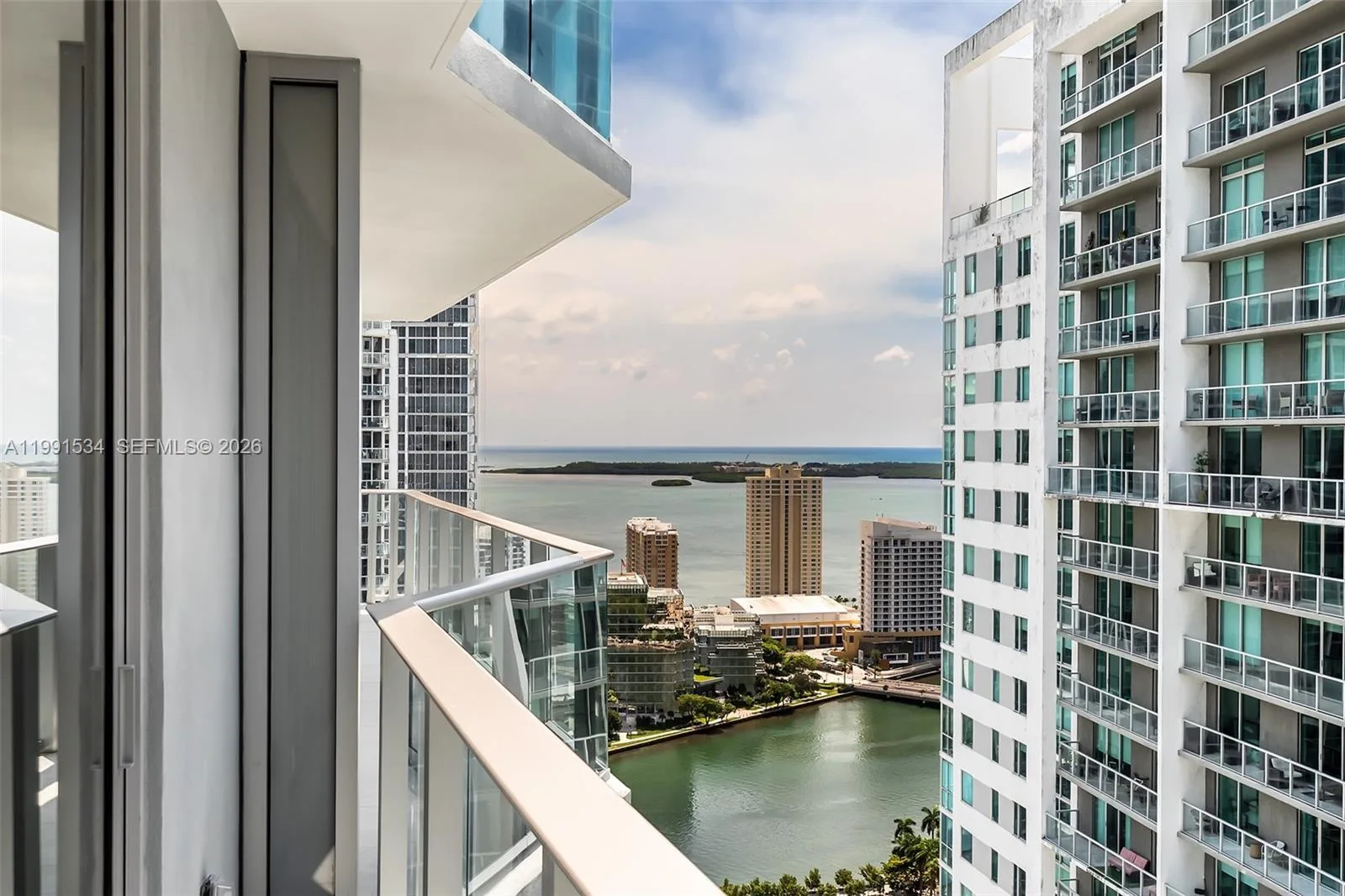 77 SE 5th Street # 2403, Miami, FL 33131 photo 4