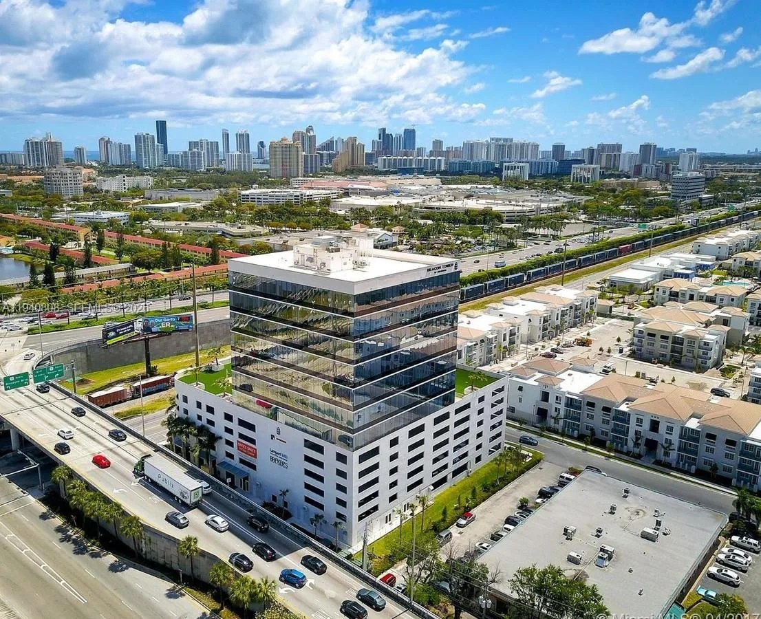 20200 Dixie Hwy # 805B, Aventura, FL 33180 photo 2