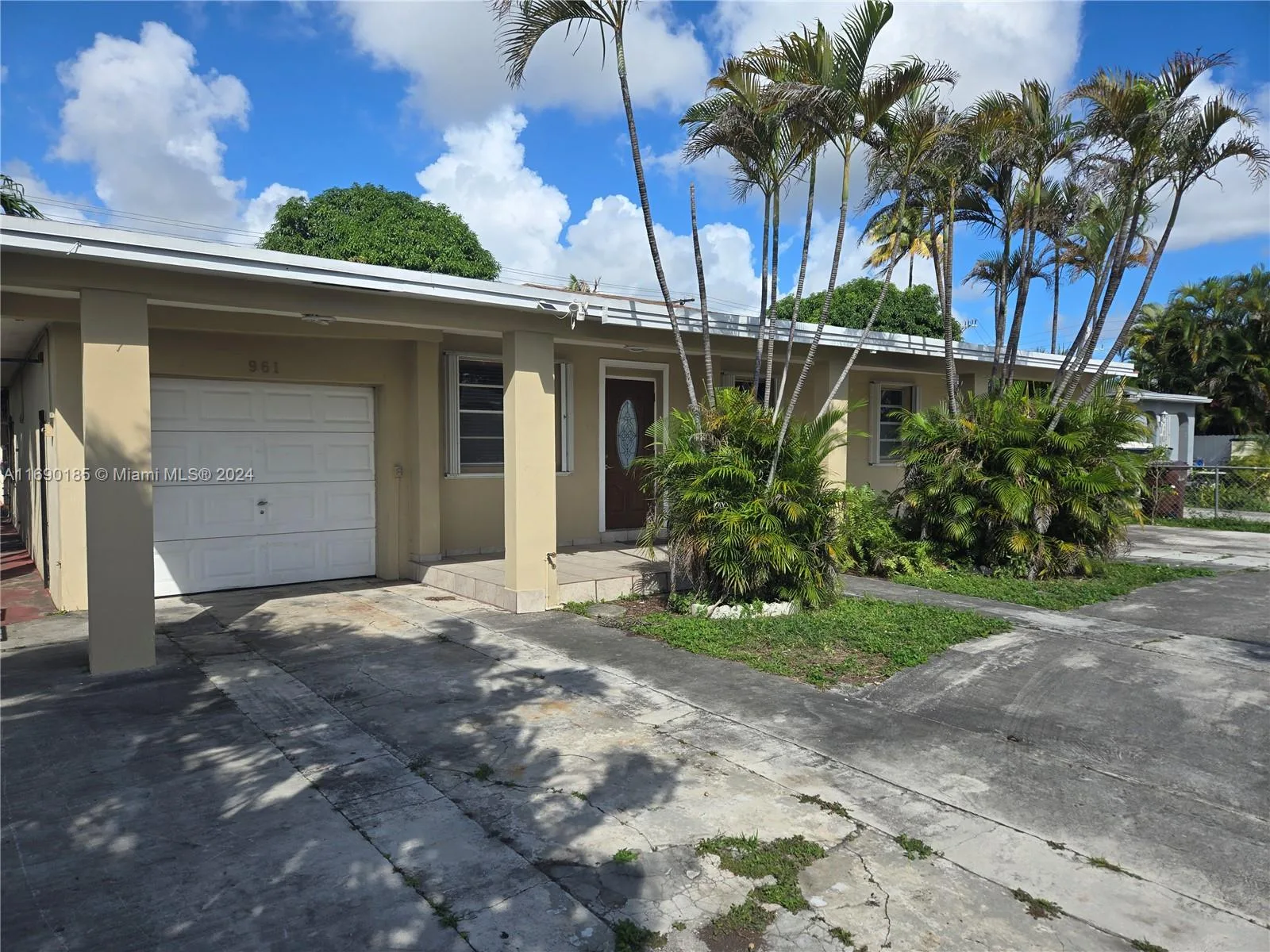 961 E 32nd St, Hialeah, FL 33013 photo 4