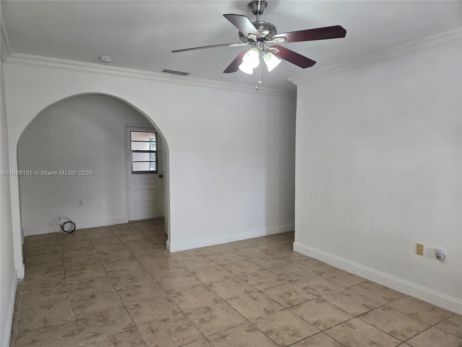 961 E 32nd St, Hialeah, FL 33013 photo 8