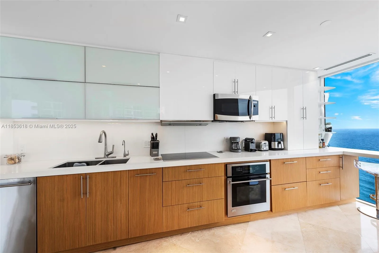 4779 Collins Ave # 2403, Miami Beach, FL 33140 photo 9