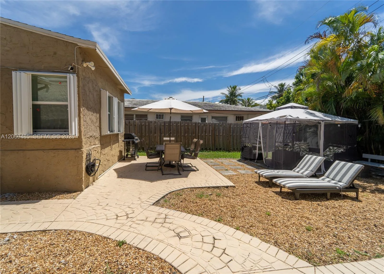 626 NE 4th Ct, Hallandale Beach, FL 33009 photo 3