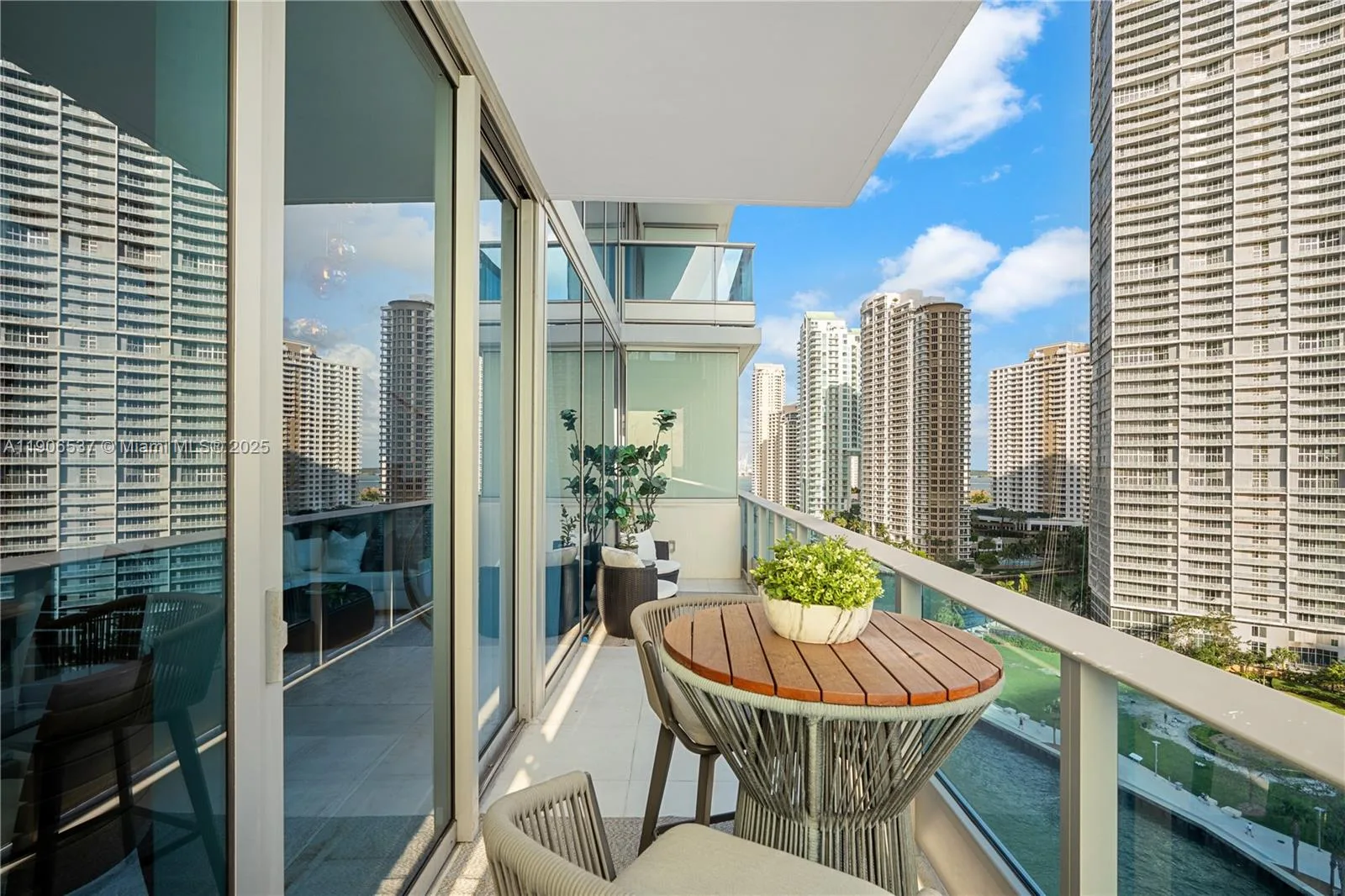 200 Biscayne Boulevard Way # 1403, Miami, FL 33131 photo 5
