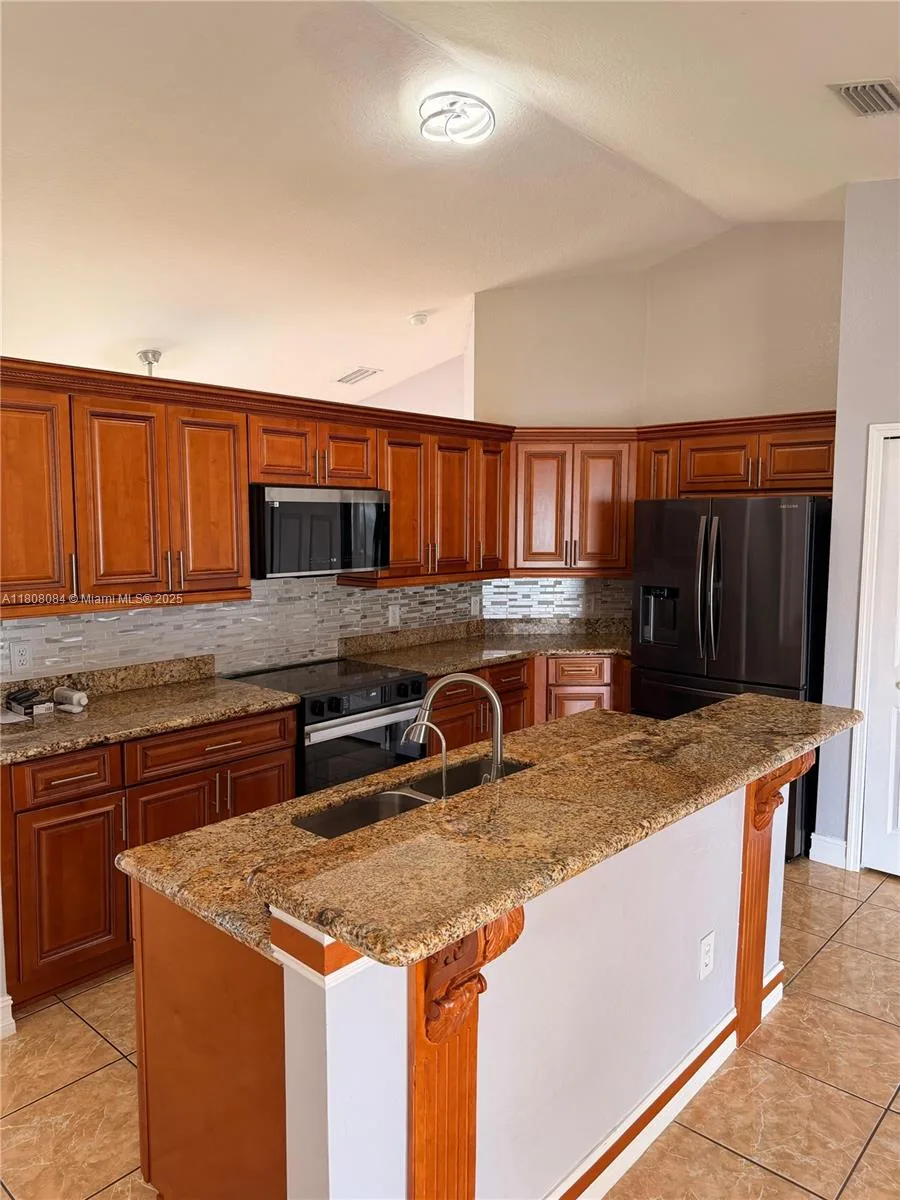 1011 1011 NW 12th AVE, Cape Coral, FL 33993 photo 4