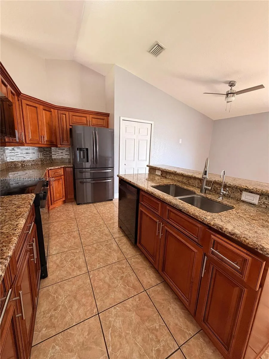 1011 1011 NW 12th AVE, Cape Coral, FL 33993 photo 5