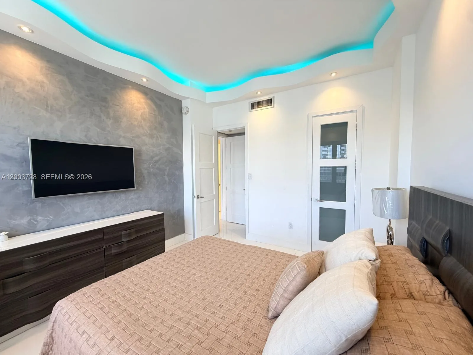 18041 BISCAYNE BLVD # PH01, Aventura, FL 33160 photo 13
