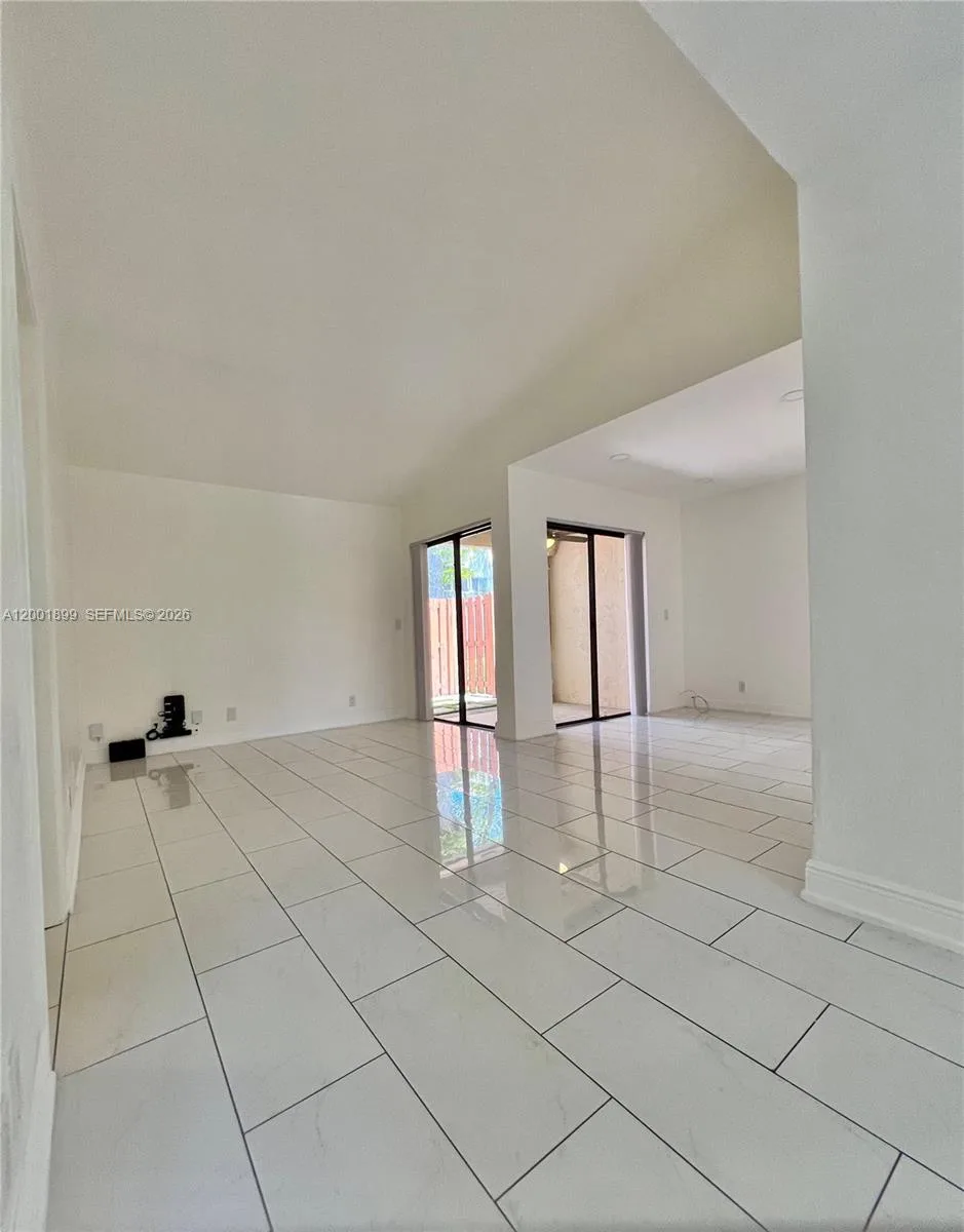 6109 NW 171st St, Hialeah, FL 33015 photo 11