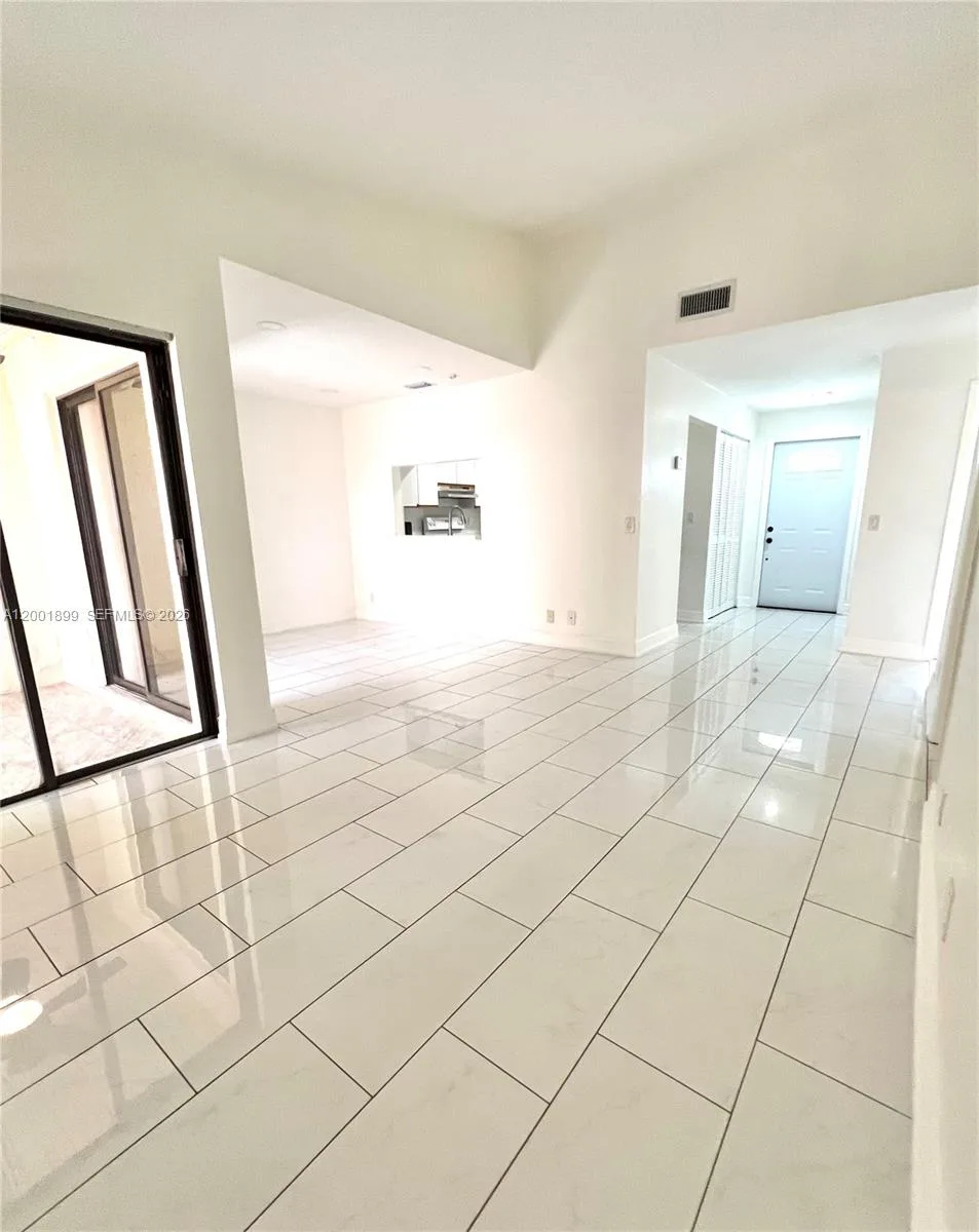 6109 NW 171st St, Hialeah, FL 33015 photo 12