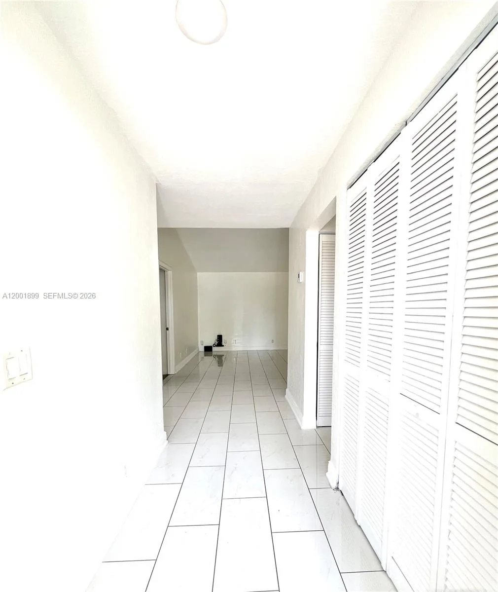 6109 NW 171st St, Hialeah, FL 33015 photo 4