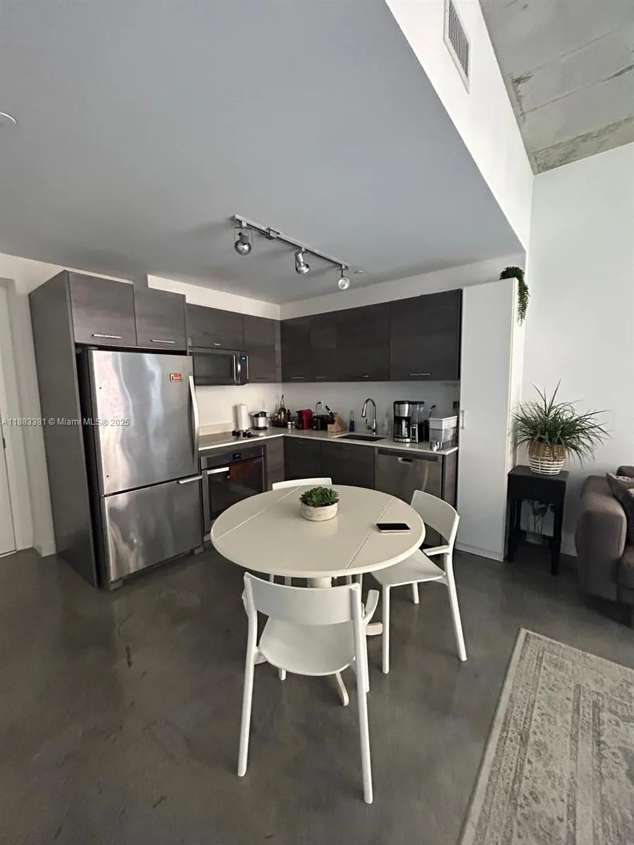 151 SE 1st St # 703, Miami, FL 33131