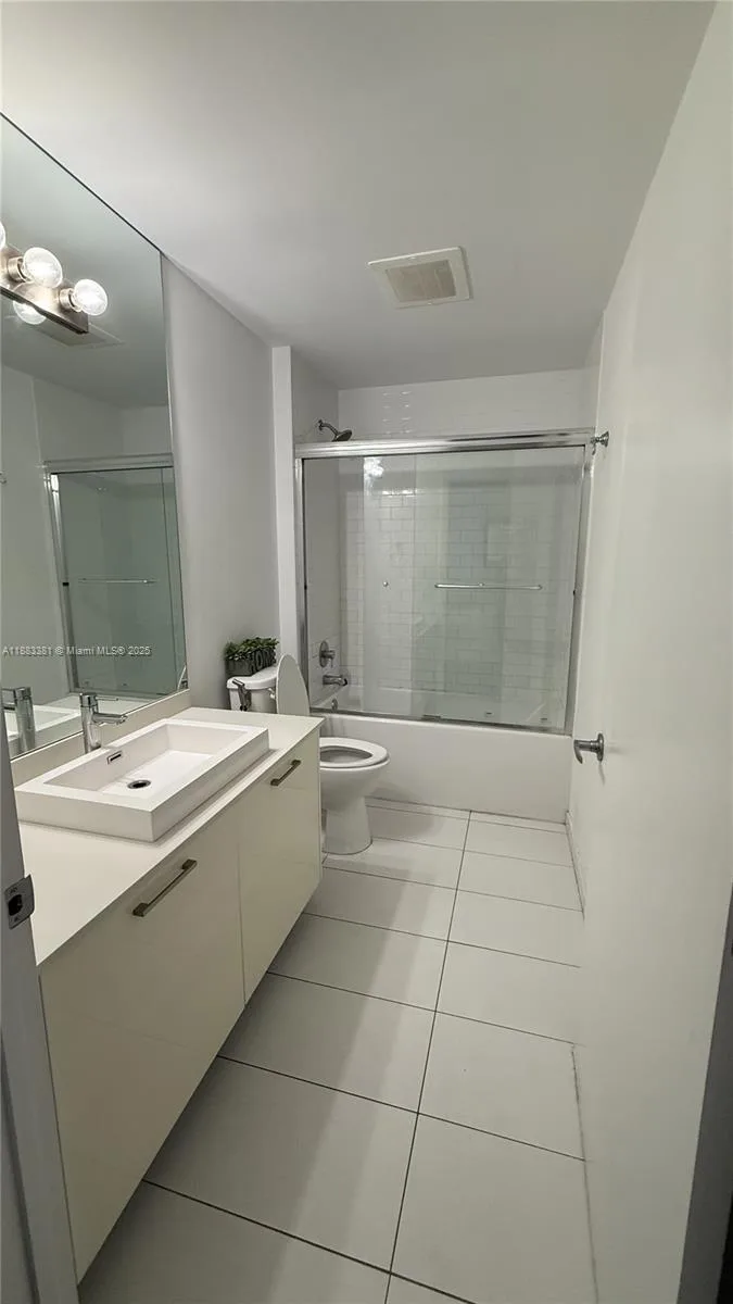 151 SE 1st St # 703, Miami, FL 33131 photo 13