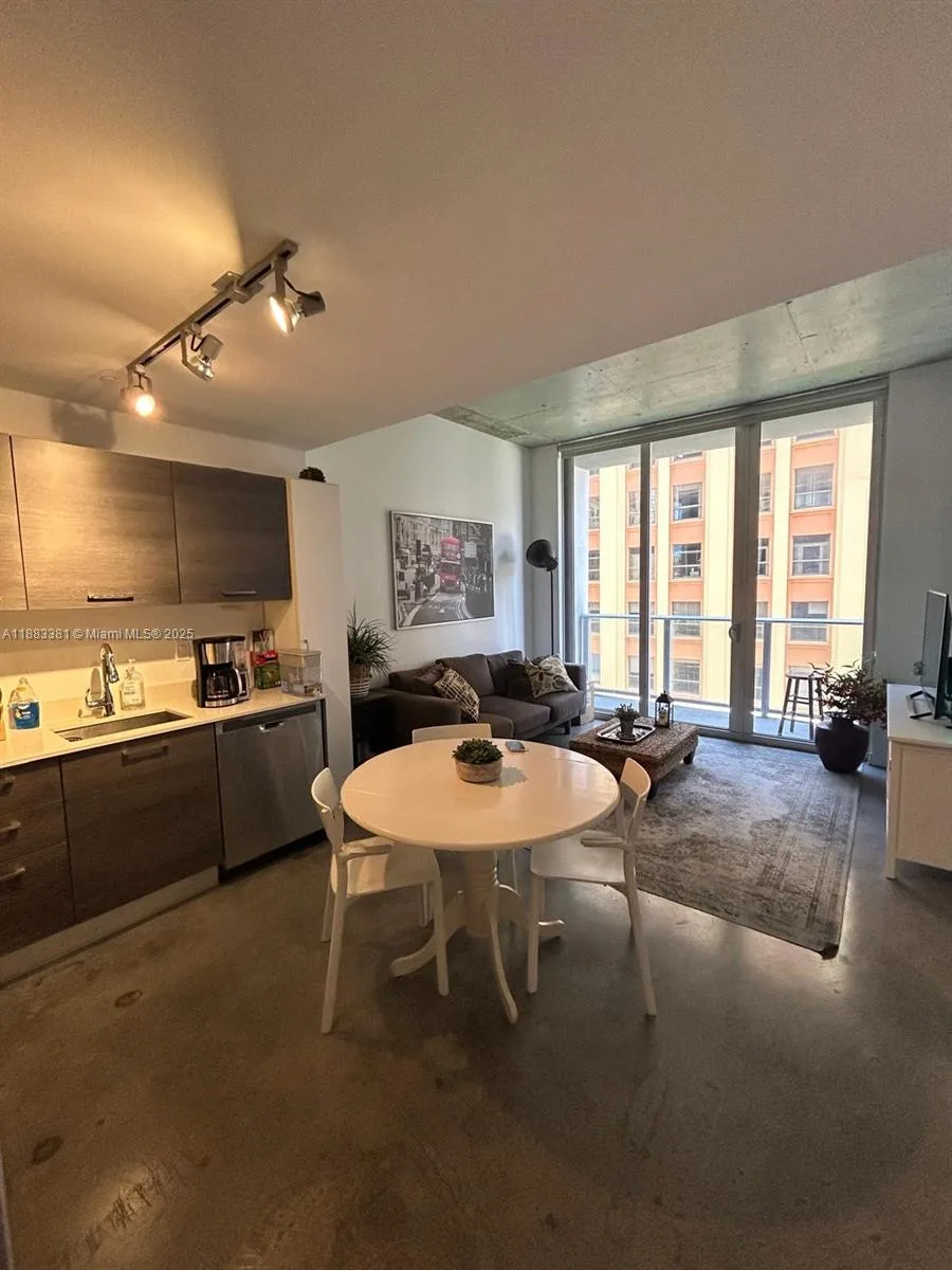 151 SE 1st St # 703, Miami, FL 33131 photo 3