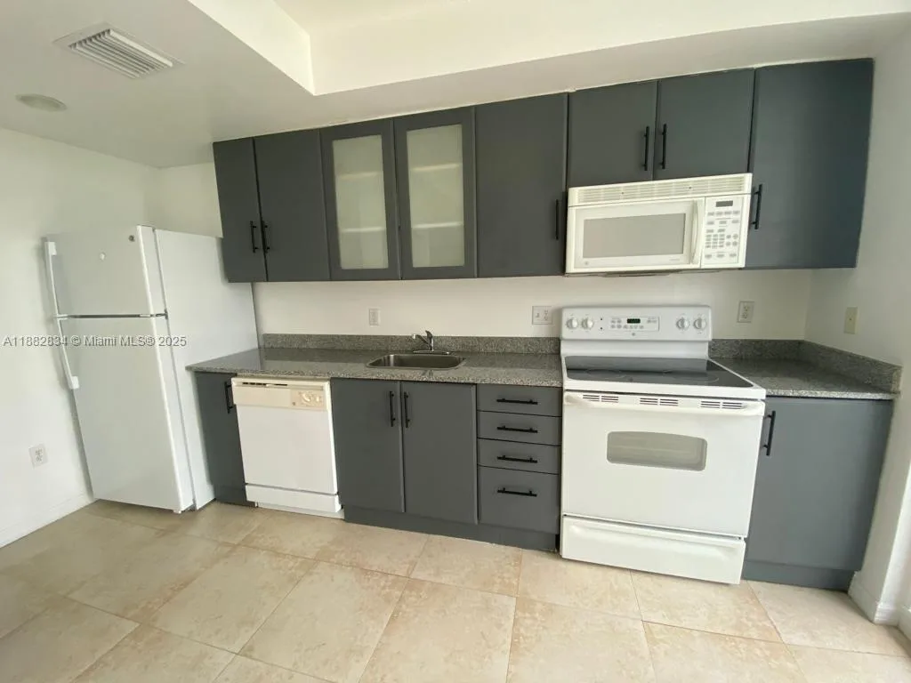 275 NE 18th St # 507, Miami, FL 33132 photo 5