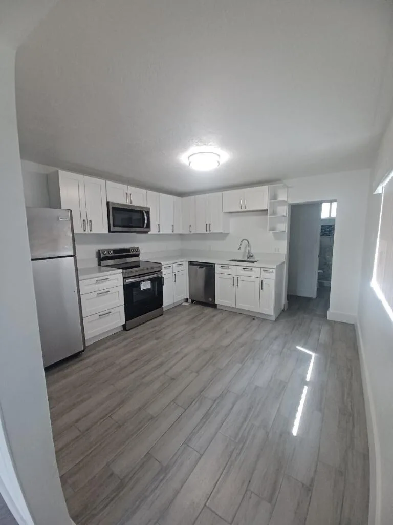 24 SW 13th Street # 1-5, Dania Beach, FL 33004 photo 3