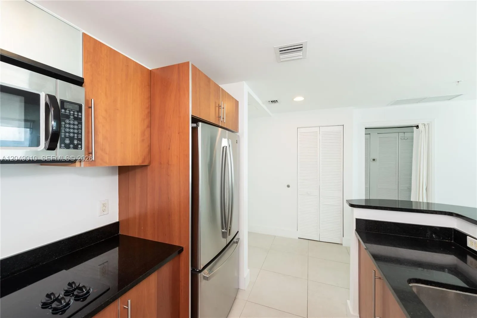 300 S Biscayne Blvd # T-2814, Miami, FL 33131 photo 9
