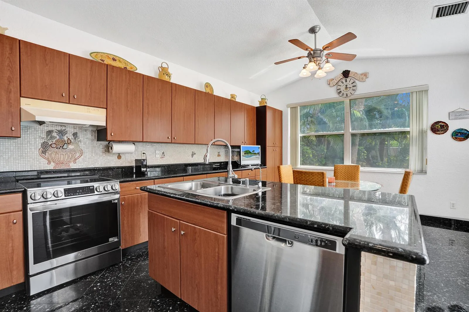 3274 NW 22ND Avenue, Oakland Park, FL 33309 photo 12