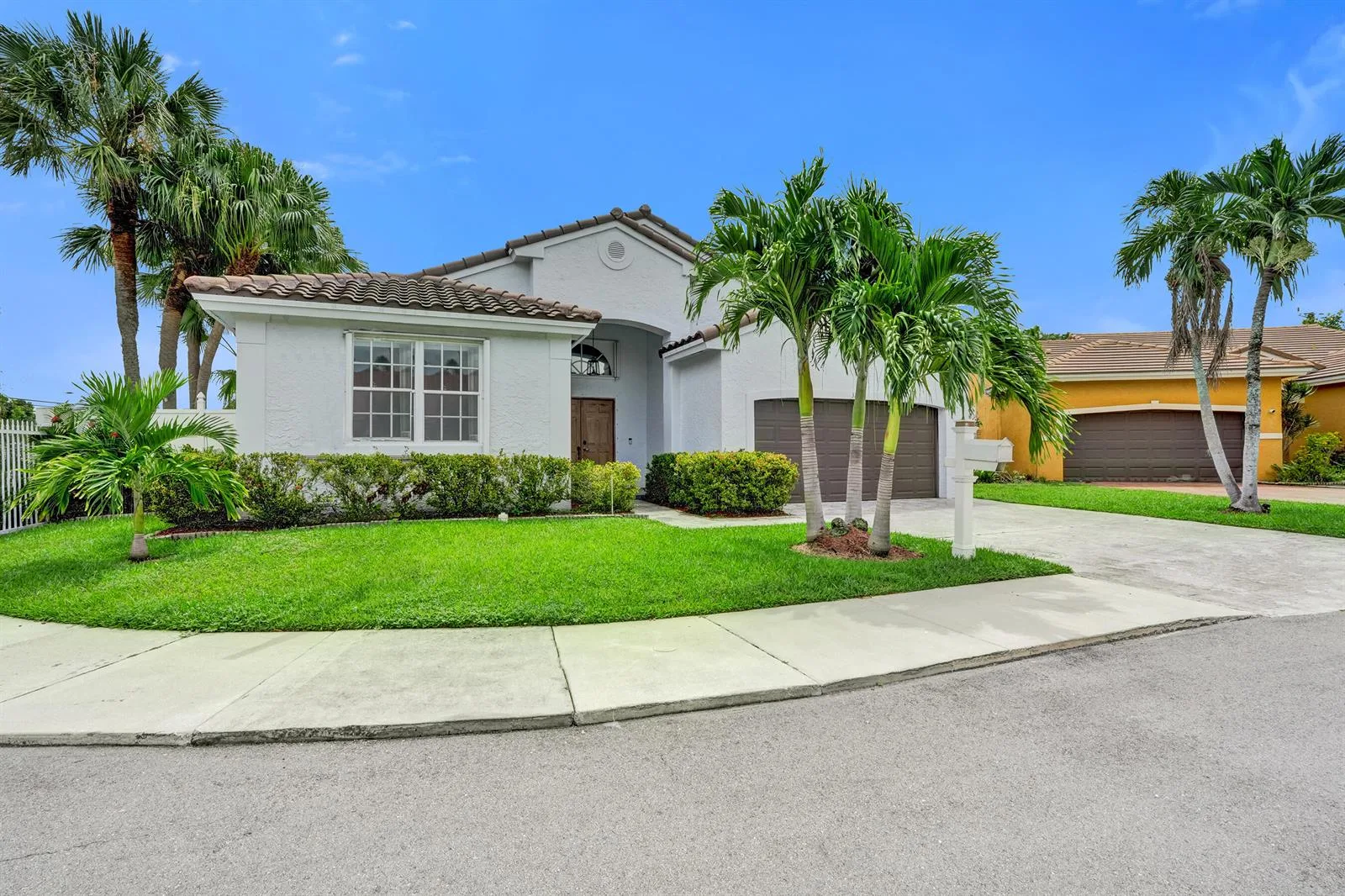 3274 NW 22ND Avenue, Oakland Park, FL 33309 photo 2