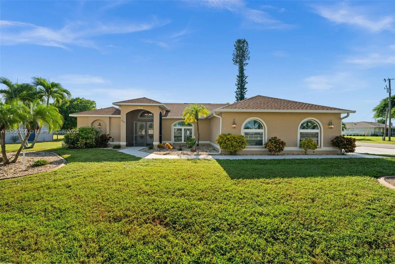 302 SE 34th Street, Cape Coral, FL 33904