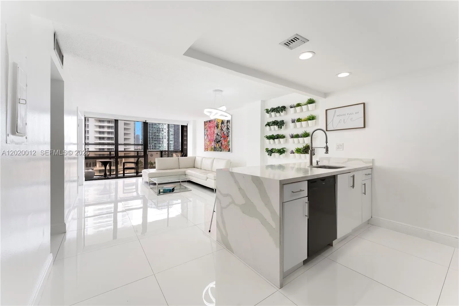 600 NE 36th St # 1111, Miami, FL 33137