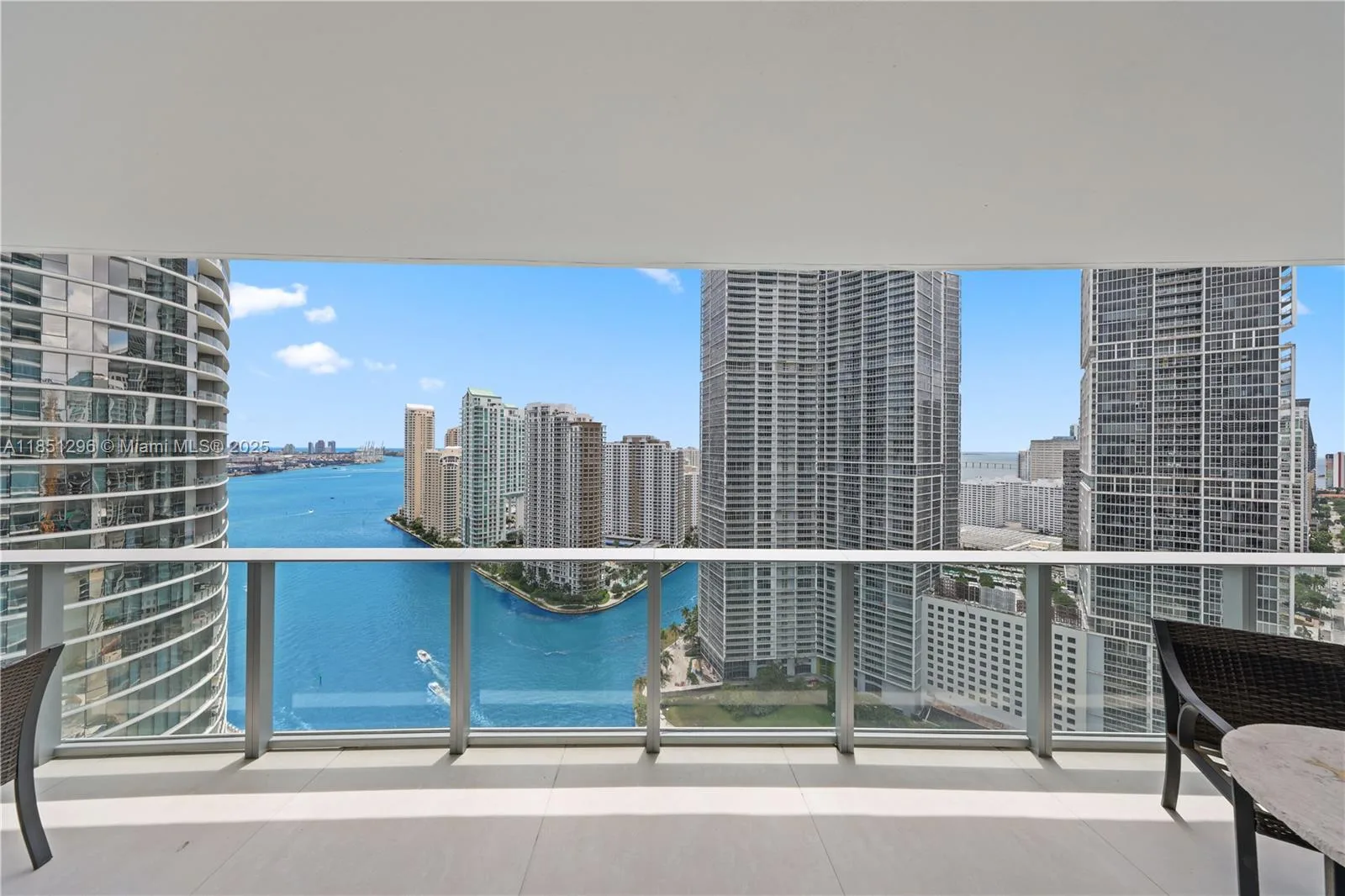 200 Biscayne Boulevard Way # 3207, Miami, FL 33131 photo 2