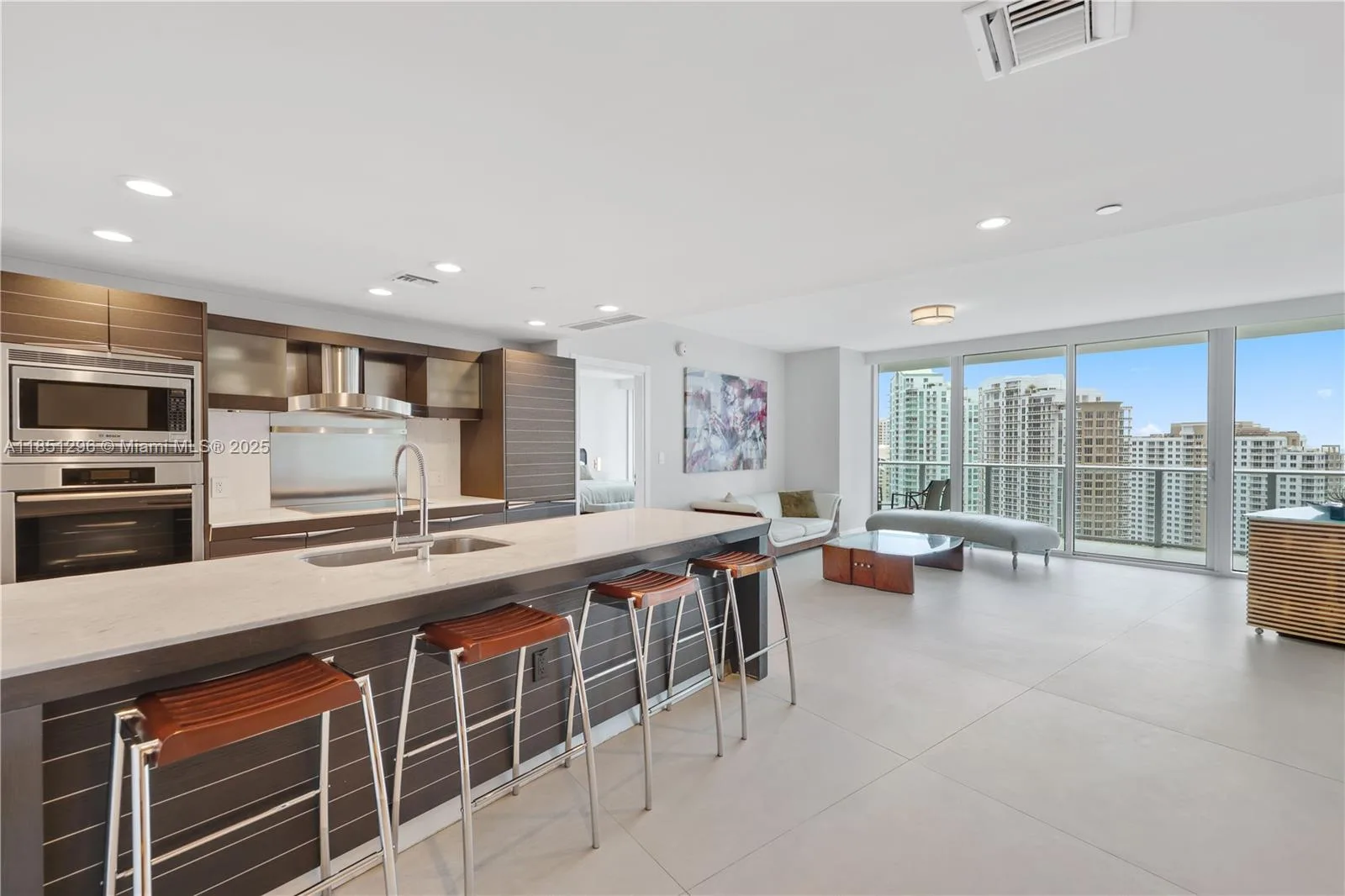 200 Biscayne Boulevard Way # 3207, Miami, FL 33131 photo 4