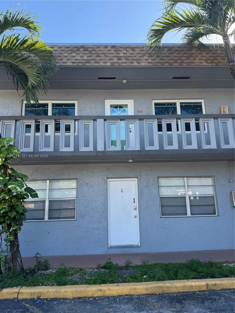 4717 SW 33rd Ave # 202, Dania Beach, FL 33312