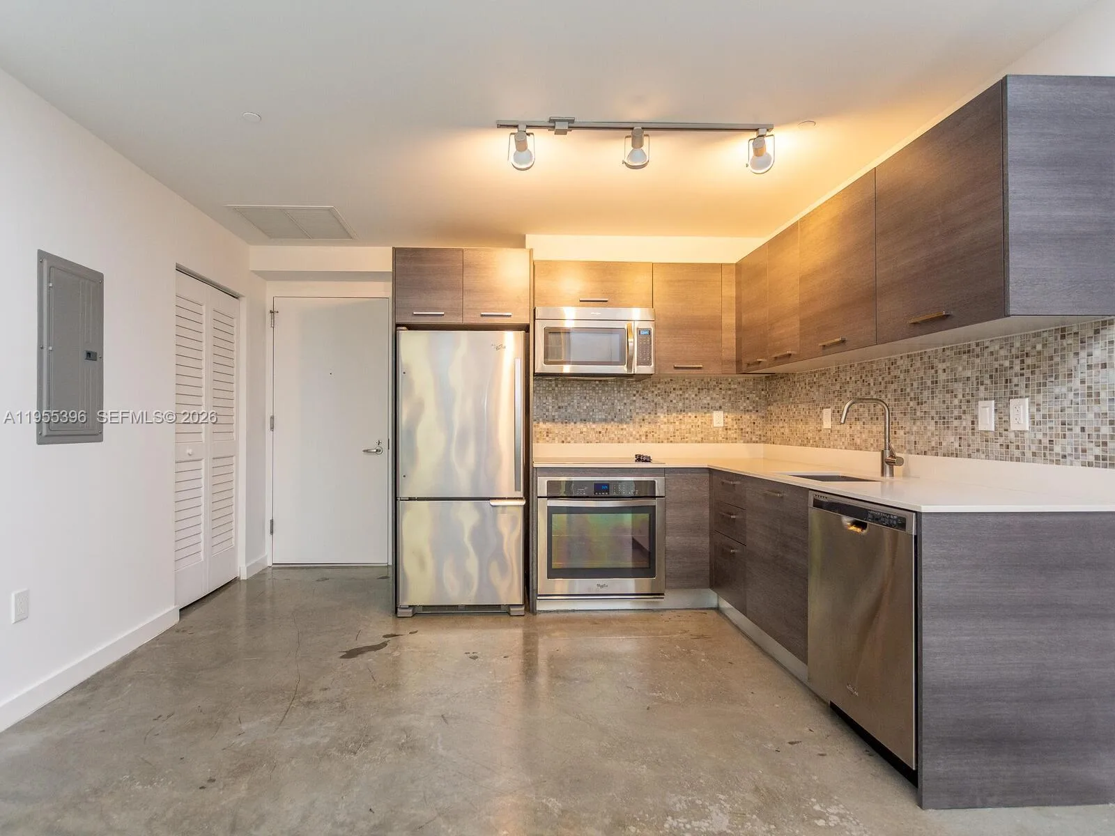 151 SE 1st St # 805, Miami, FL 33131 photo 11