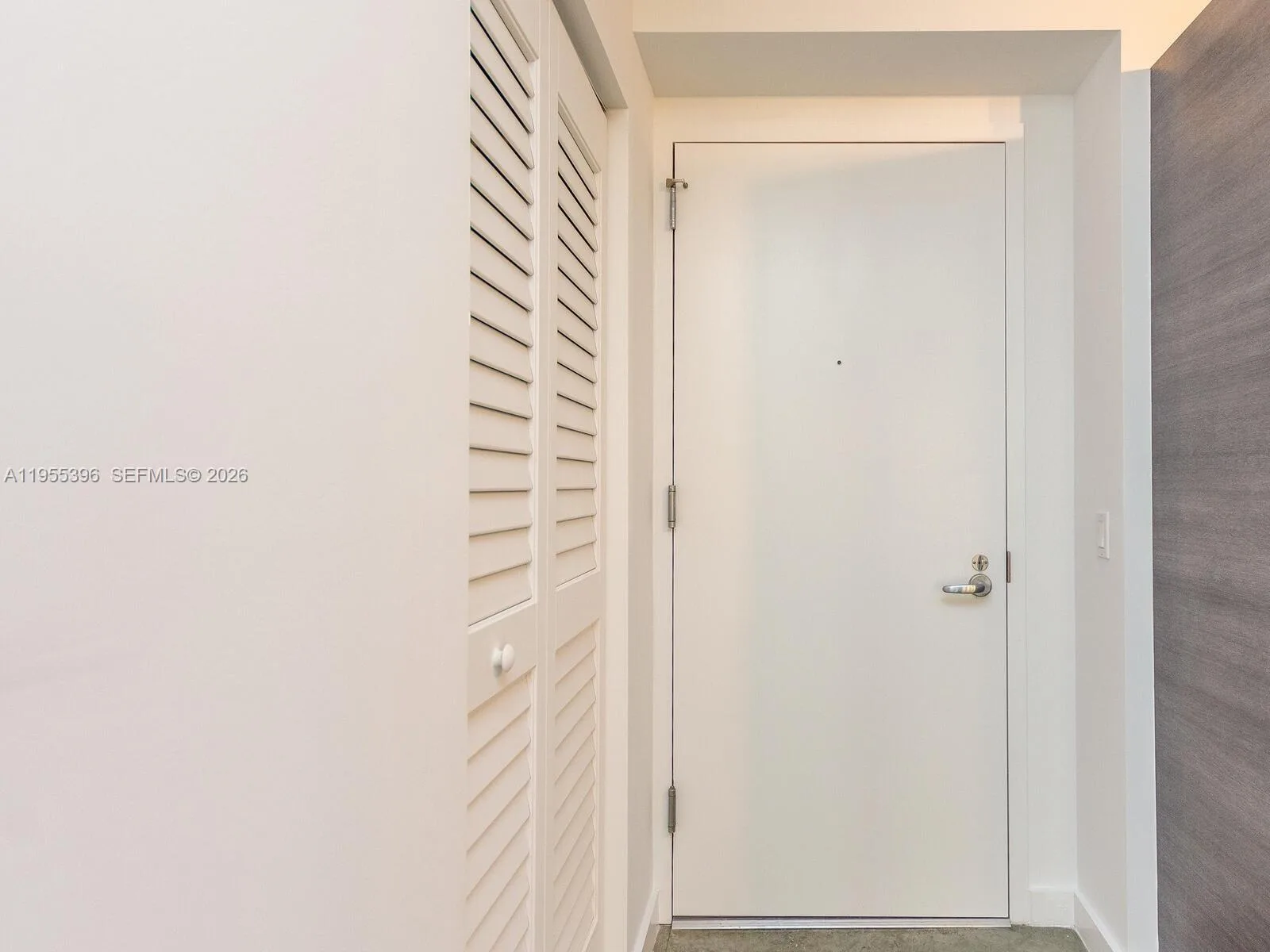 151 SE 1st St # 805, Miami, FL 33131 photo 5