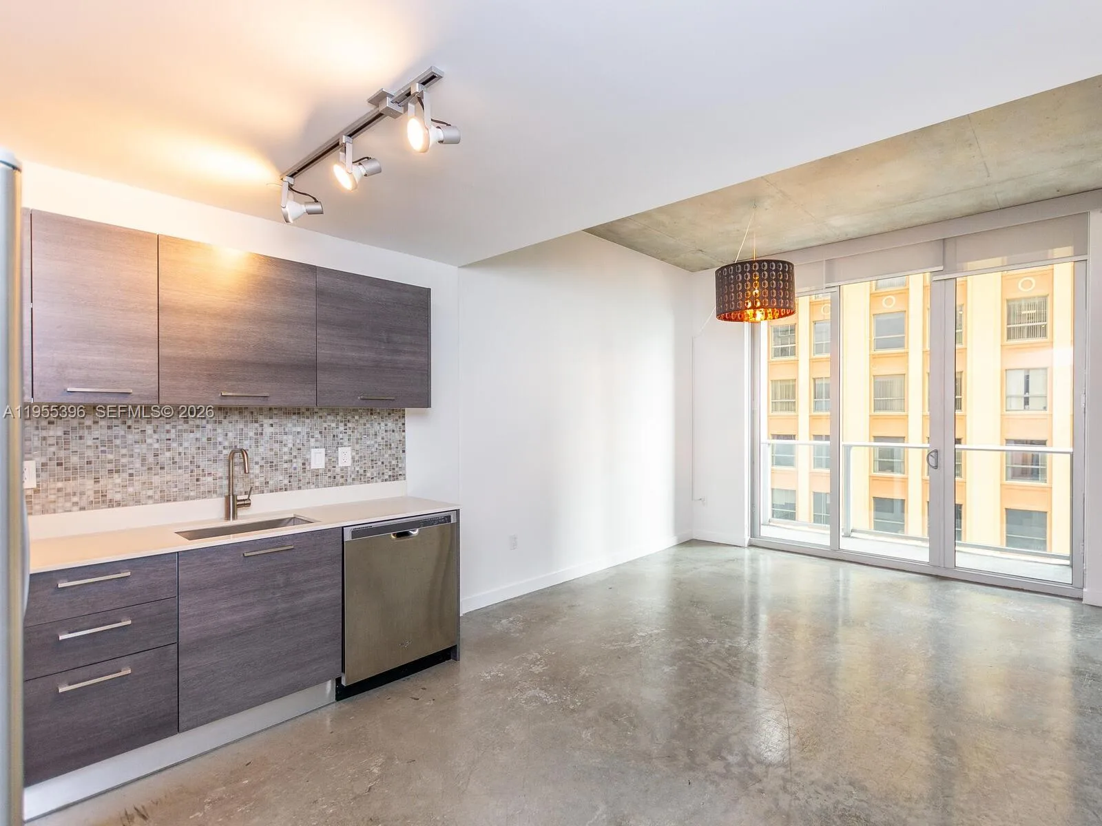 151 SE 1st St # 805, Miami, FL 33131 photo 6