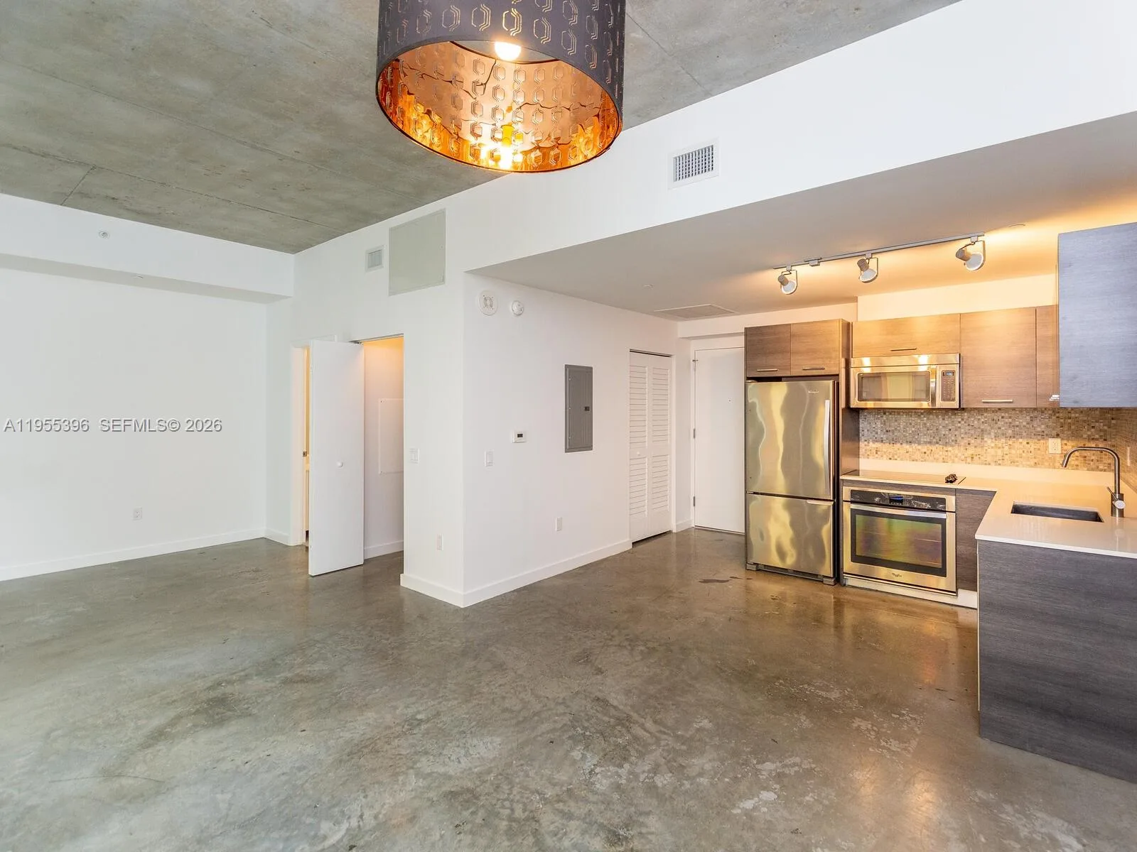 151 SE 1st St # 805, Miami, FL 33131 photo 8