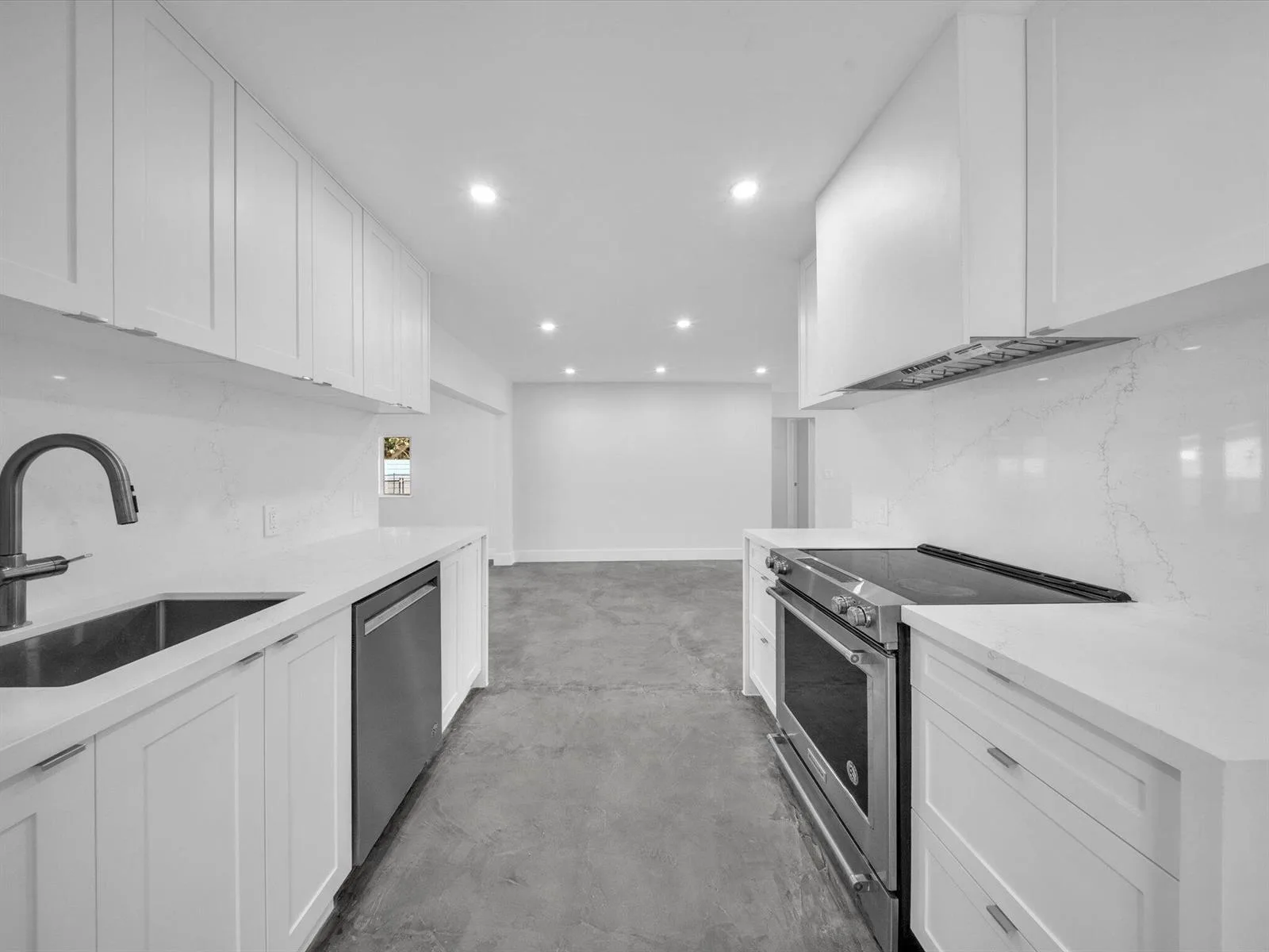1721 N 16th Court, Hollywood, FL 33020 photo 2