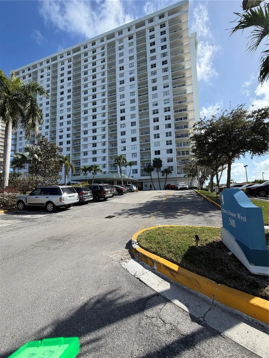 500 Bayview Dr # 218, Sunny Isles Beach, FL 33160