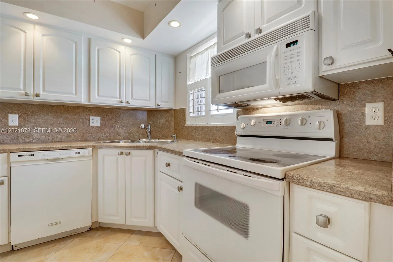 18081 SE Country Club Dr # 13-121, Jupiter, FL 33469 photo 3