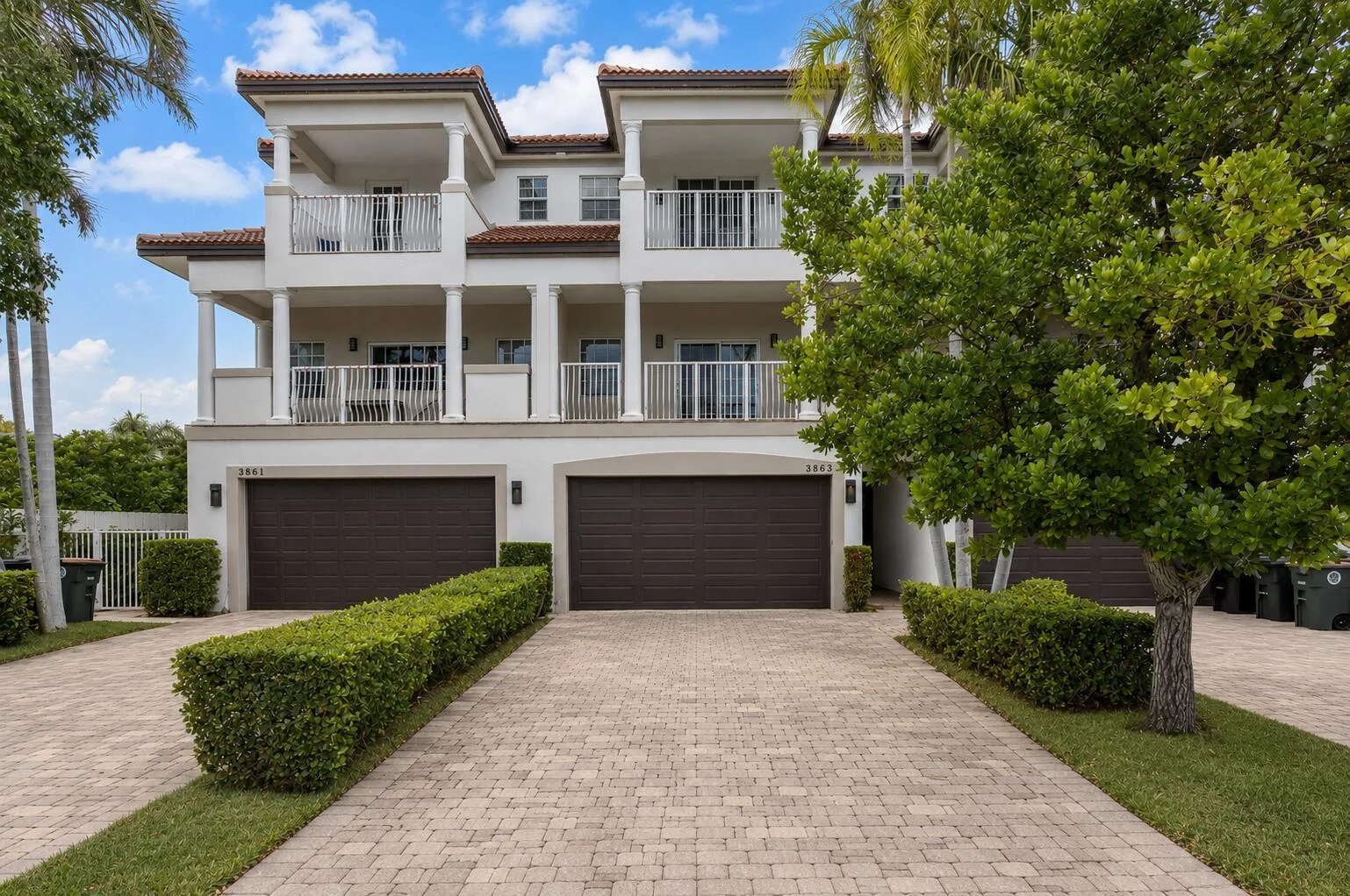 3863 NE 22nd Way, Lighthouse Point, FL 33064