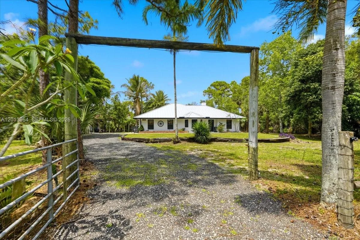 17857 82nd Rd N, Loxahatchee, FL 33470