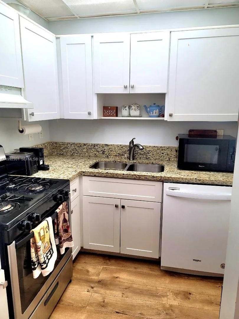 1205 Mariposa Ave # 206, Coral Gables, FL 33146 photo 5
