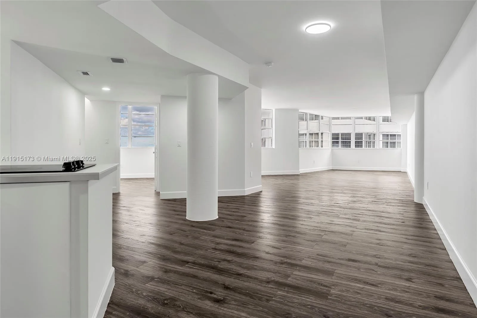 825 Brickell Bay Dr # 1942, Miami, FL 33131 photo 3