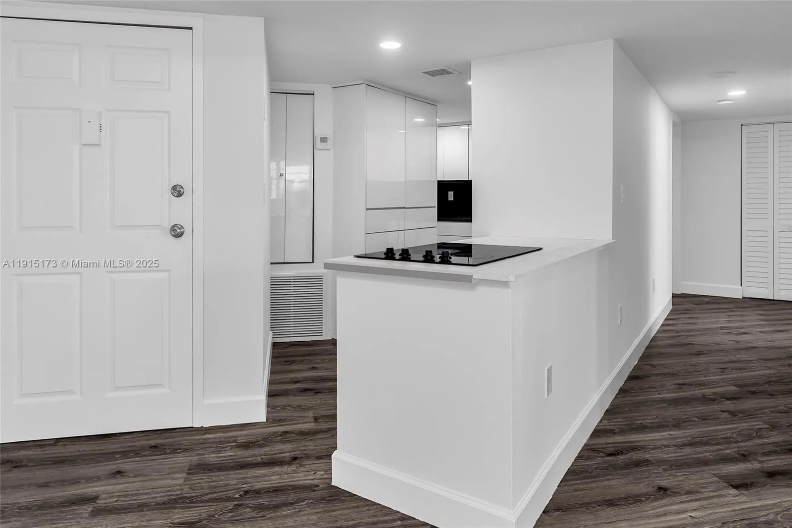 825 Brickell Bay Dr # 1942, Miami, FL 33131 photo 6