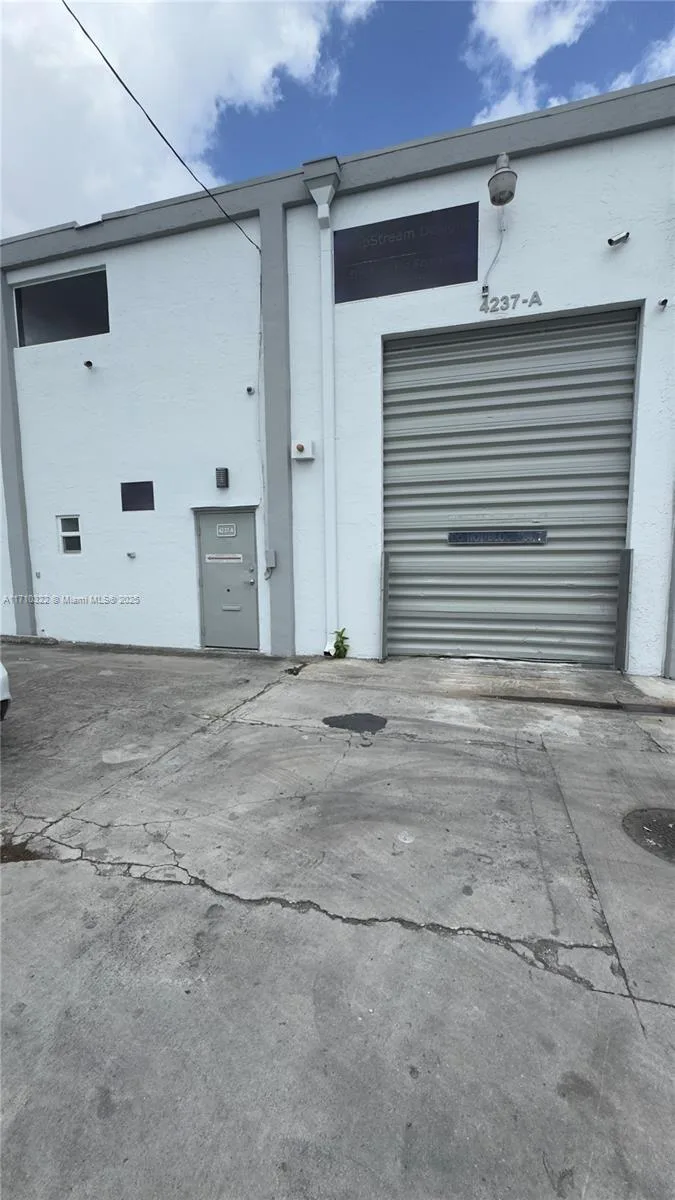 4201 NW 37th Ave # 4237-A, Miami, FL 33142 photo 2