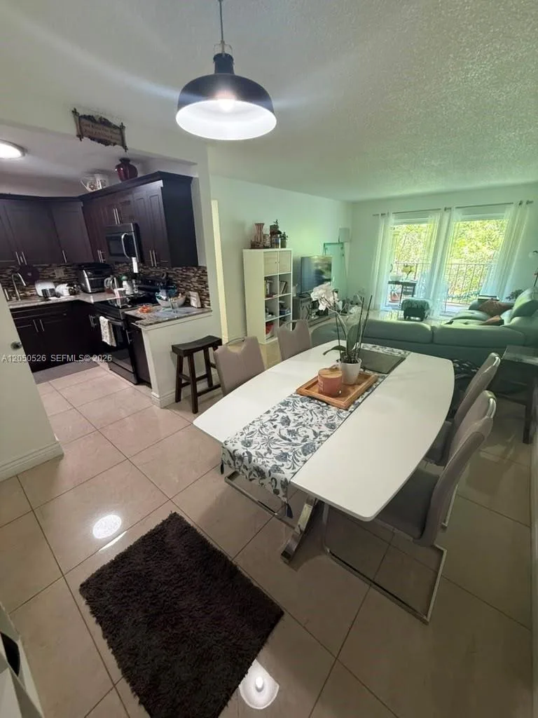 9405 W Flagler St # 212D, Miami, FL 33174 photo 4