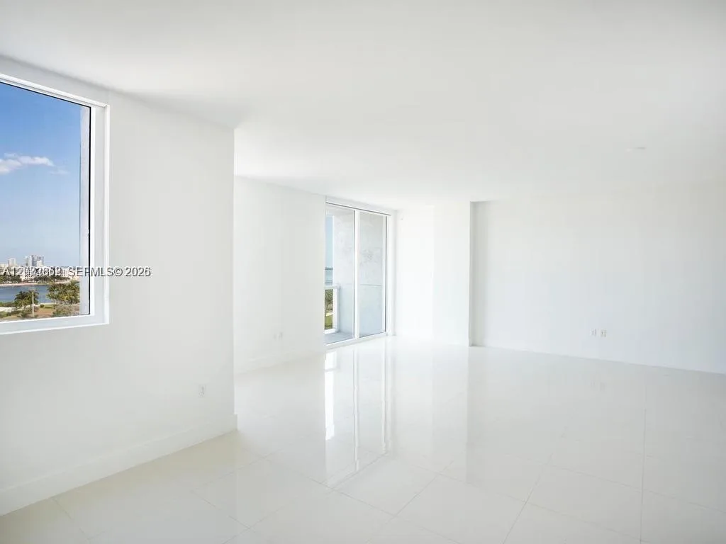 244 Biscayne Blvd # 1202, Miami, FL 33132