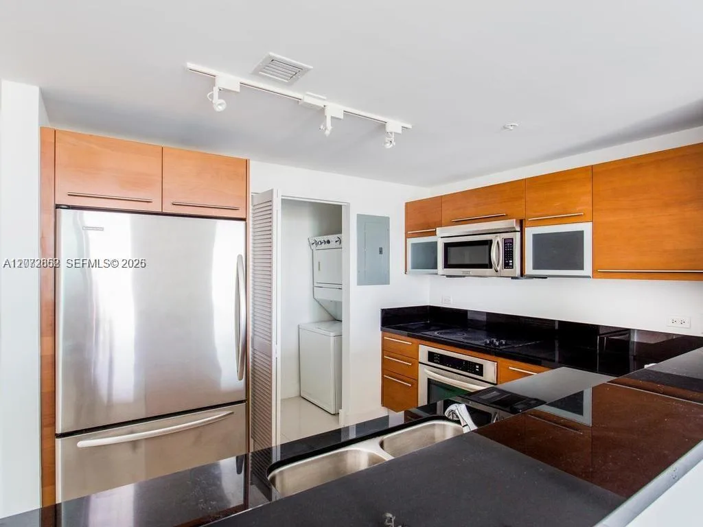 244 Biscayne Blvd # 1202, Miami, FL 33132 photo 11