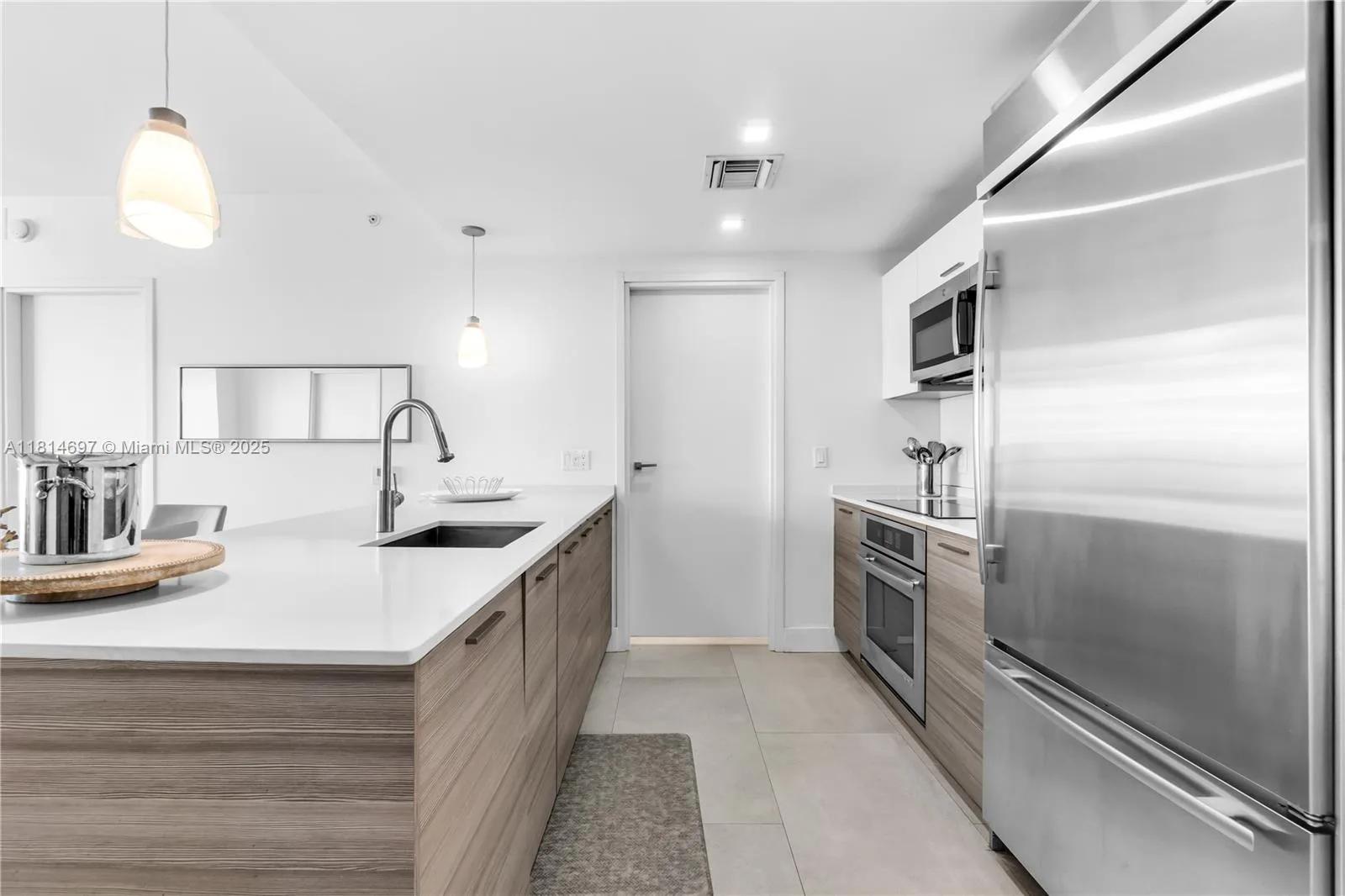 1300 Brickell Bay Dr # 2904, Miami, FL 33131 photo 9