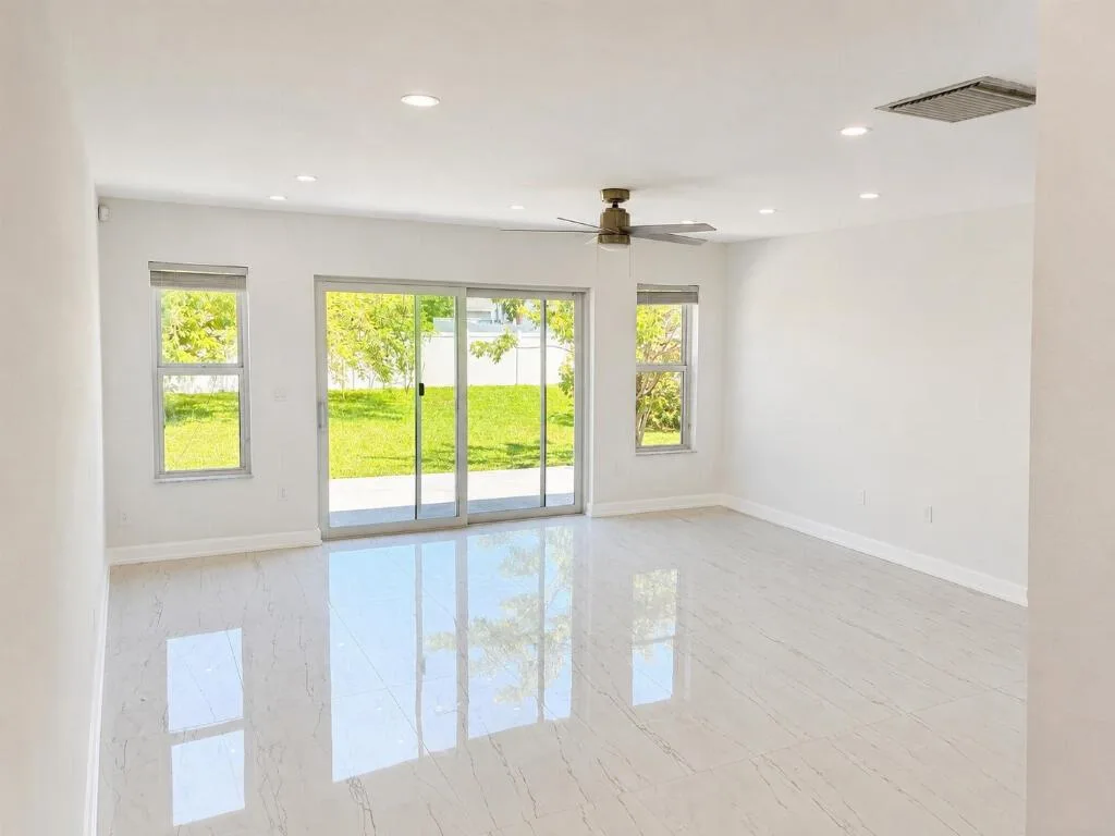 300 NW 17TH Avenue, Pompano Beach, FL 33069 photo 4