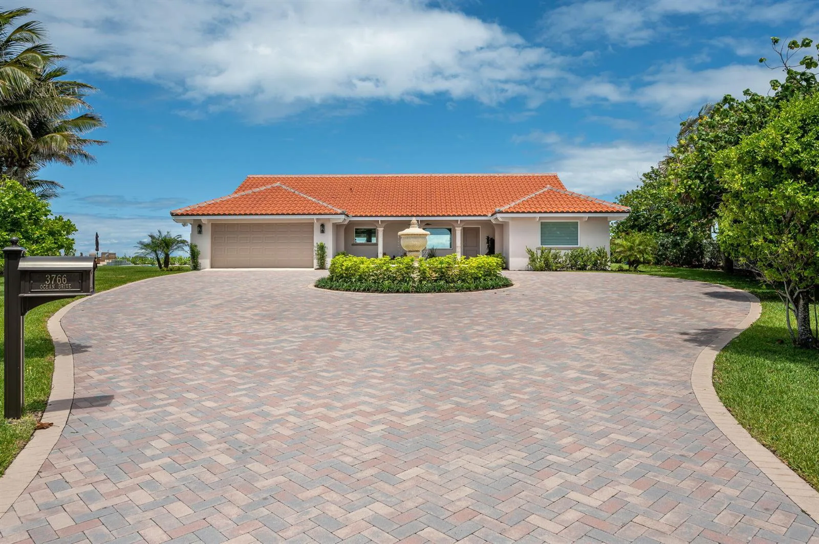 3766 Ocean Drive, Vero Beach, FL 32963 photo 3