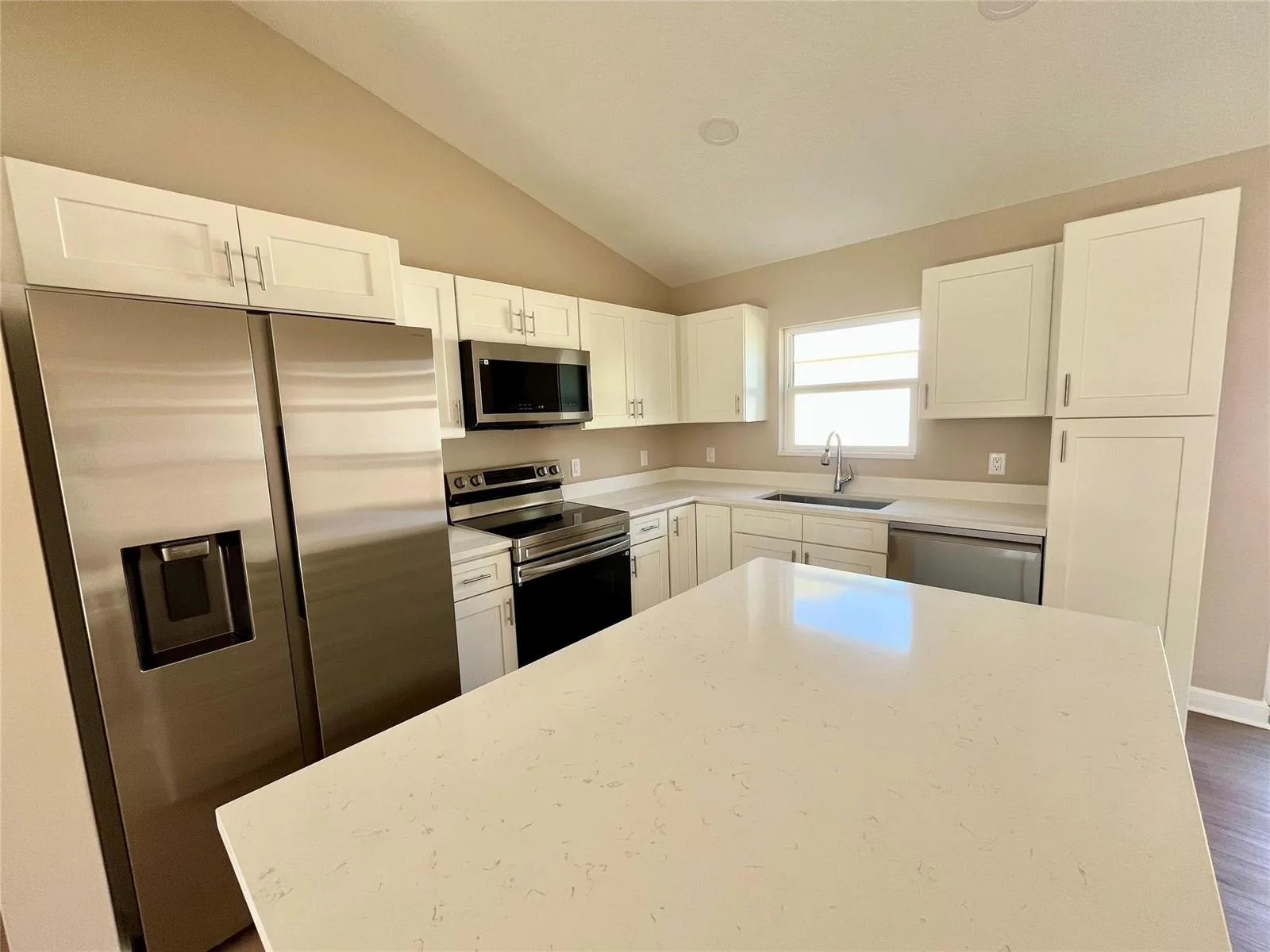 2016 80th Avenue, Vero Beach, FL 32966 photo 3