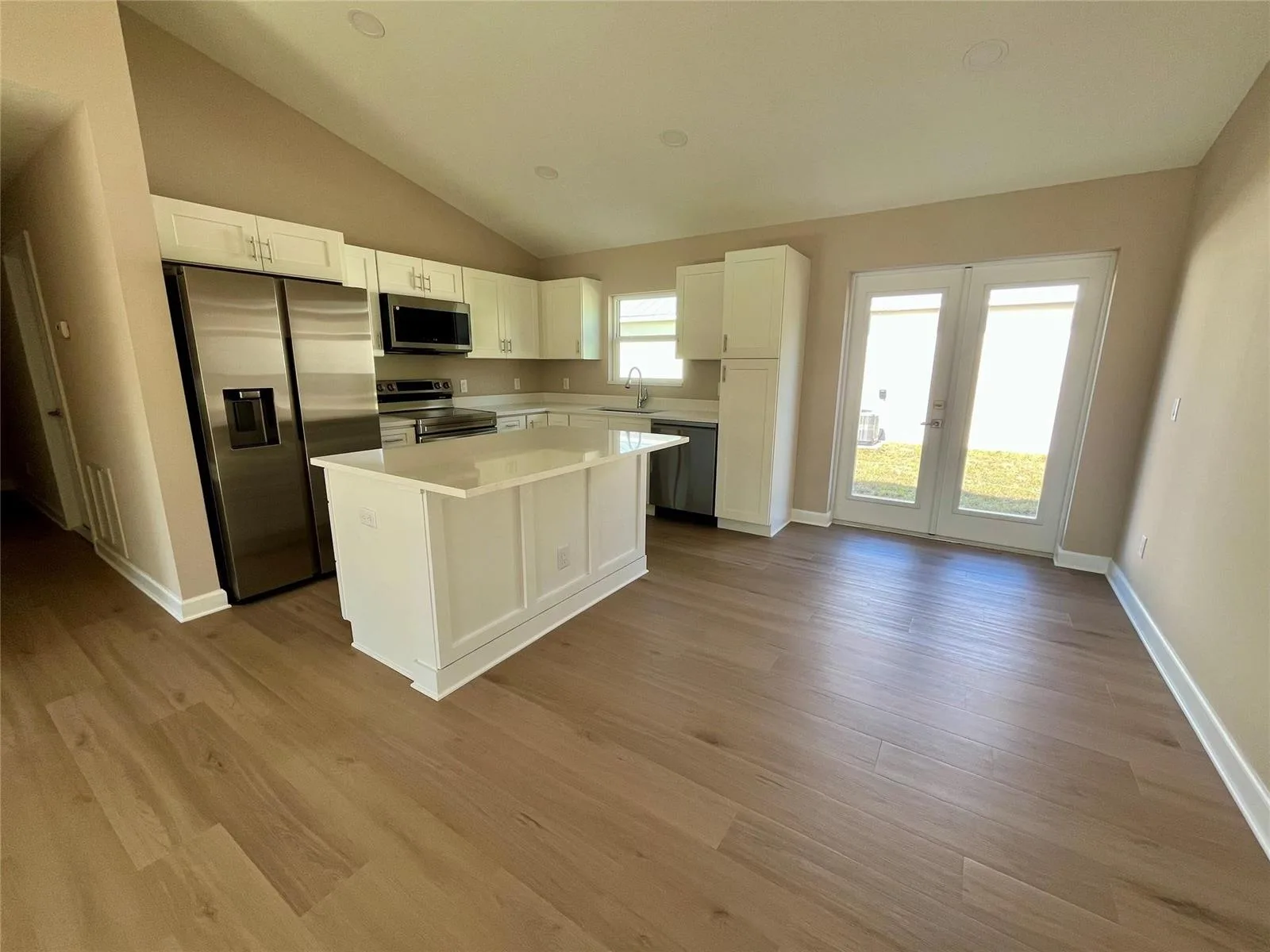 2016 80th Avenue, Vero Beach, FL 32966 photo 4