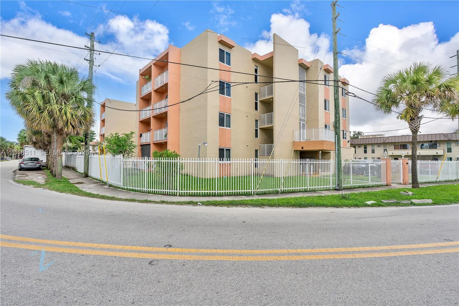 2400 NW 16th St Rd, Miami, FL 33125 photo 4