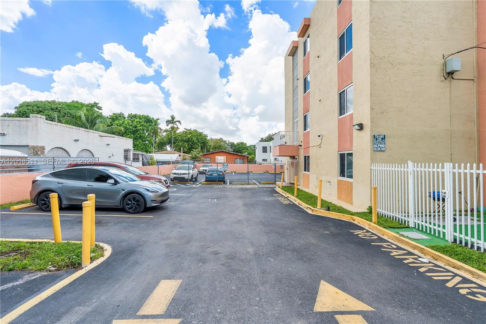 2400 NW 16th St Rd, Miami, FL 33125 photo 5