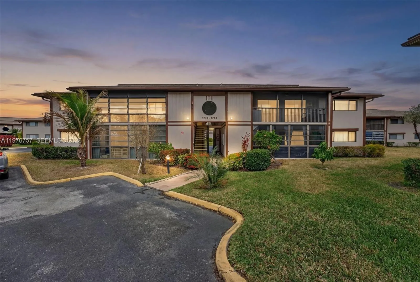 9748 S Belfort Cir # 201, Tamarac, FL 33321